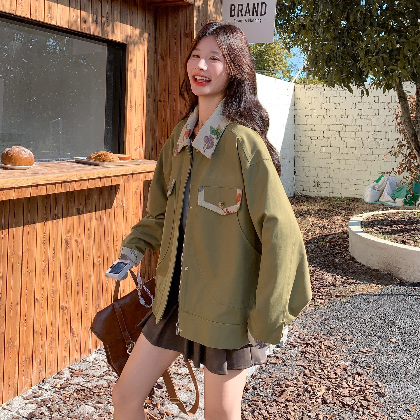 韩系巨好看印花翻领风衣外套女2025秋季新款设计感小众减龄外套潮,女装短外套,2C375