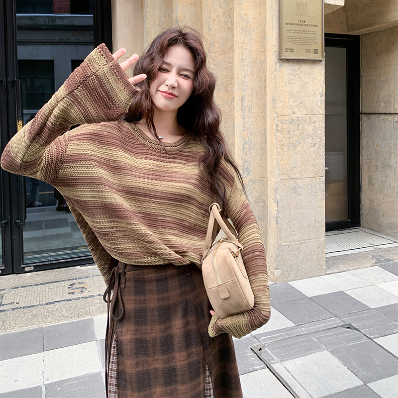 气质美拉德棕条纹T恤格纹半身裙套装女春秋巨好看俏皮活泼两件套图片