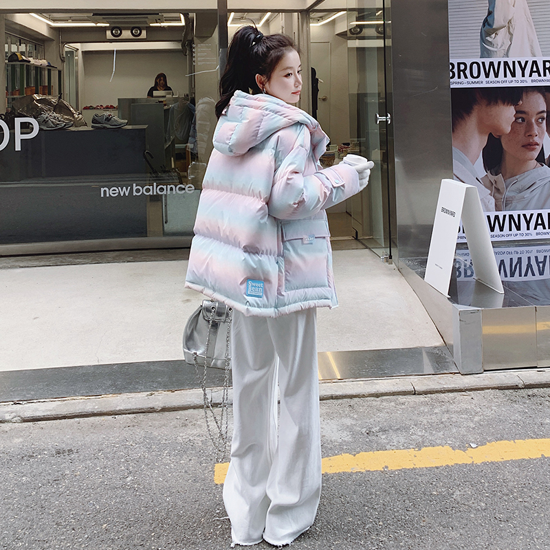 今年流行渐变色短款羽绒服女冬加厚小个子学院风爆款90白鸭绒外套图片