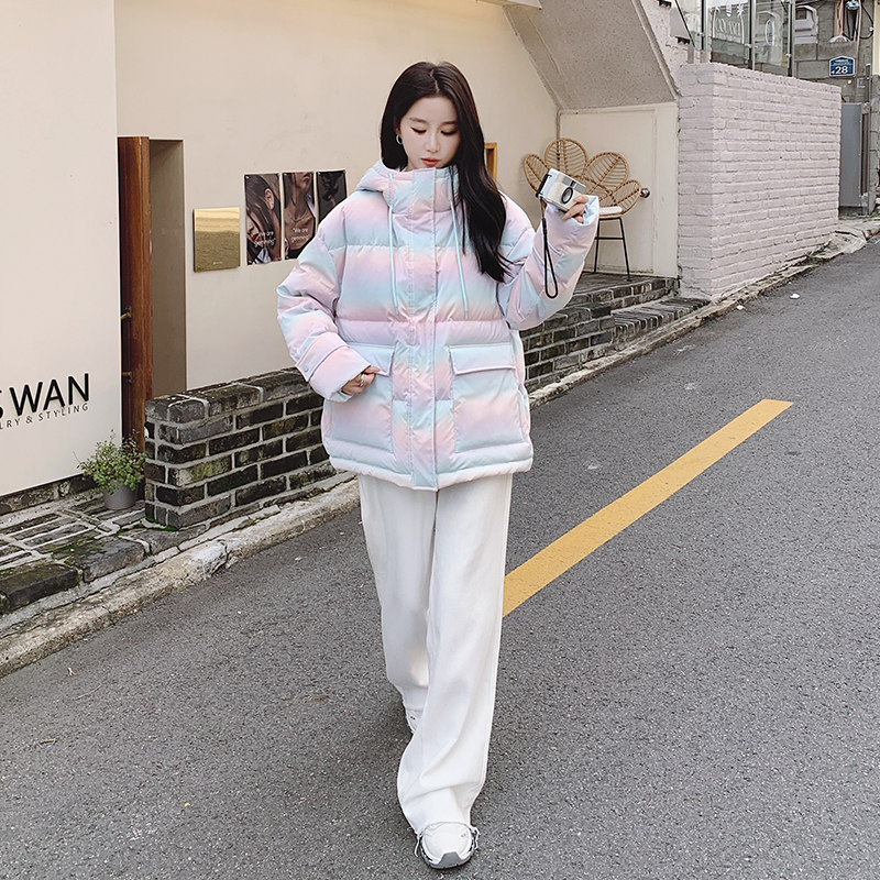 今年流行渐变色短款羽绒服女冬加厚小个子学院风爆款90白鸭绒外套图片