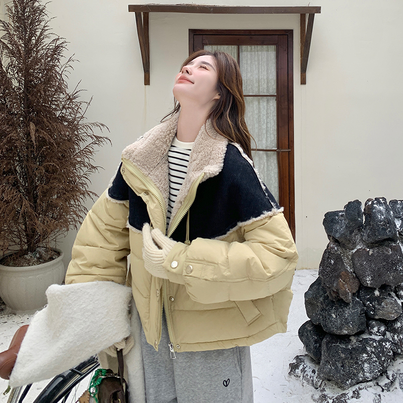 羊羔毛拼接牛仔黄色羽绒服女冬季新款小个子时尚洋气90白鸭绒外套图片