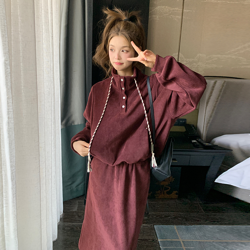 学院风安可拉红卫衣半身裙套装女春秋巨好看两件套流行爆款高级感图片