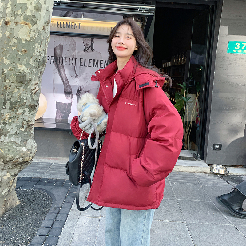巨好看红色羽绒服外套女秋冬2025新款白鸭绒时髦保暖不臃肿面包服图片