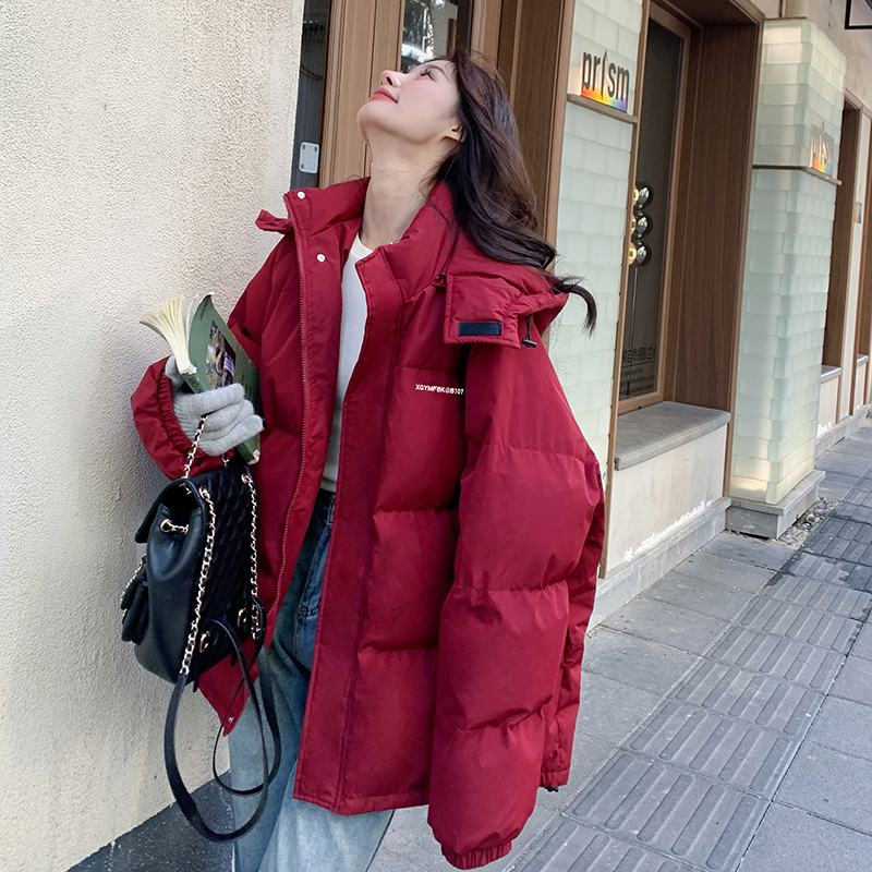巨好看红色羽绒服外套女秋冬2025新款白鸭绒时髦保暖不臃肿面包服图片