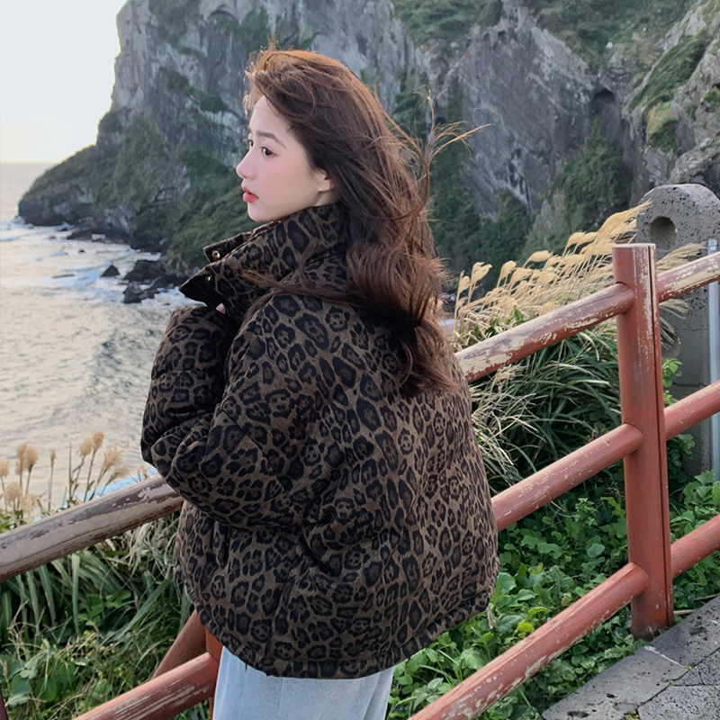 高级小众轻熟风豹纹羽绒服女冬2025超火好看独特漂亮短款加厚外套,女装短外套,2C280