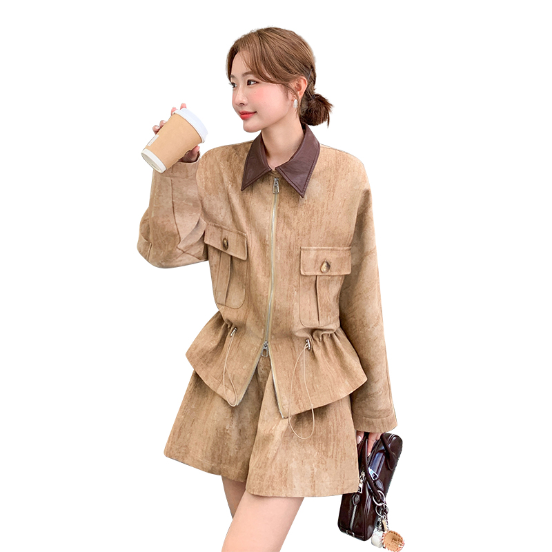气质收腰卡其色上衣短裤套装女春秋小个子甜美巨好看松弛感两件套图片