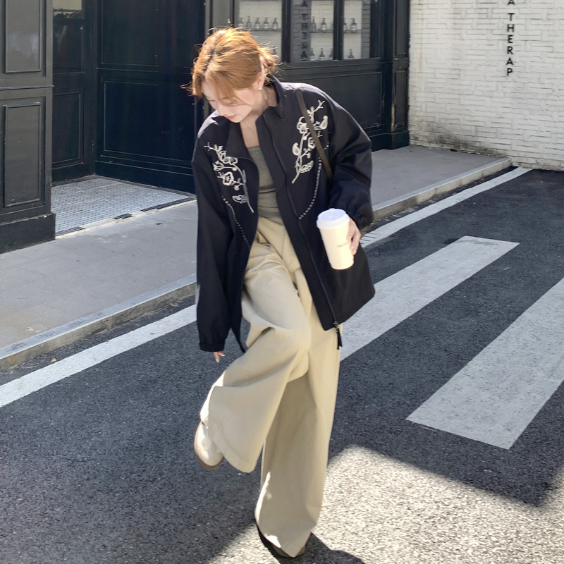 刺绣碎花立领休闲黑色显瘦外套女春秋2025新款巨好看流行爆款上衣图片