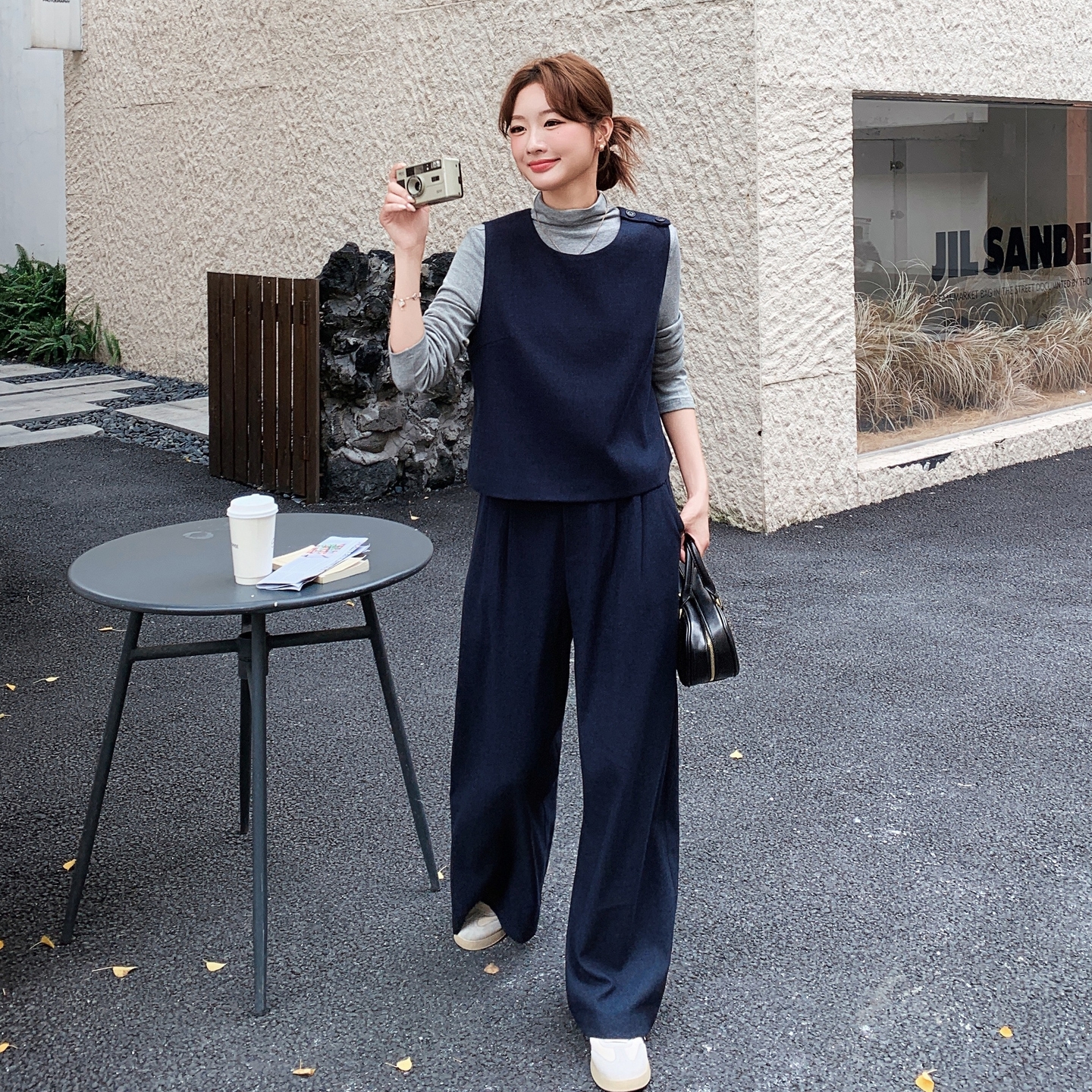 一整套穿搭灰色毛呢马甲套装女秋季2025新款显瘦打底阔腿裤三件套图片