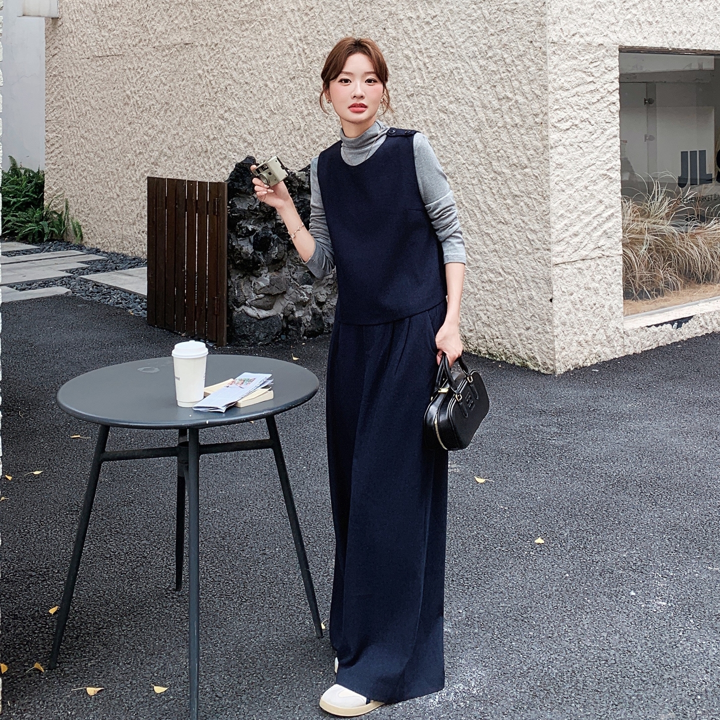 一整套穿搭灰色毛呢马甲套装女秋季2025新款显瘦打底阔腿裤三件套图片