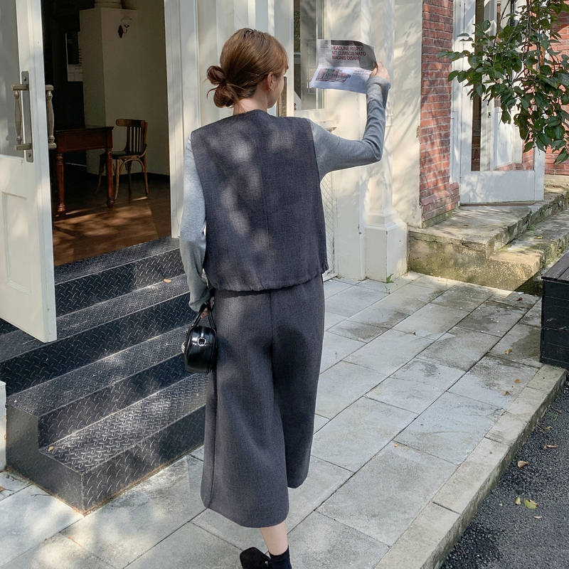 轻熟复古灰色马甲阔腿裤T恤三件套女2025秋季新款高级感气质套装图片