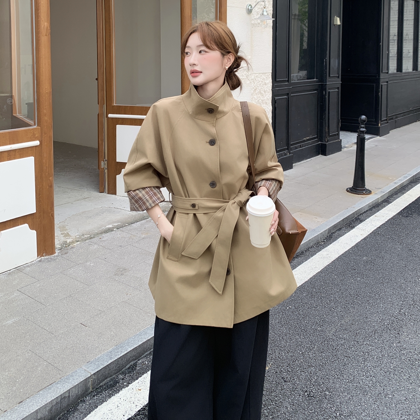 减龄复古格纹拼接咖色风衣外套女春秋2025新款显瘦巨好看流行大衣,女装风衣,2C012