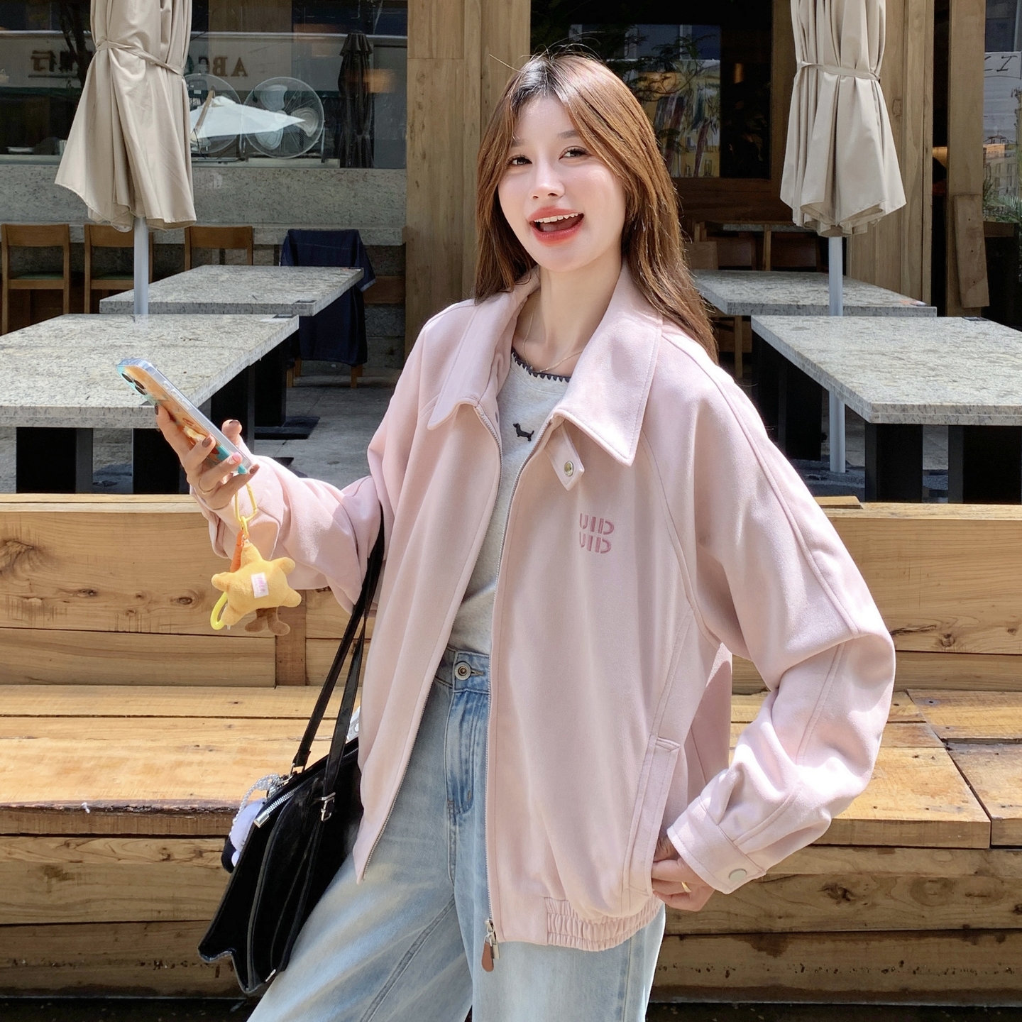 甜美麂皮绒字母刺绣翻领粉色短外套女春秋2025新款显瘦多巴胺减龄图片