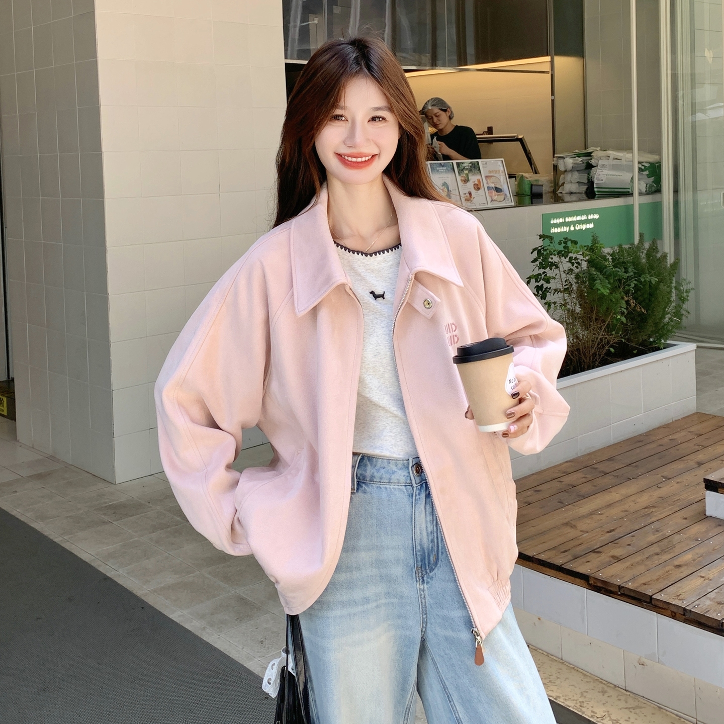 甜美麂皮绒字母刺绣翻领粉色短外套女春秋2025新款显瘦多巴胺减龄图片