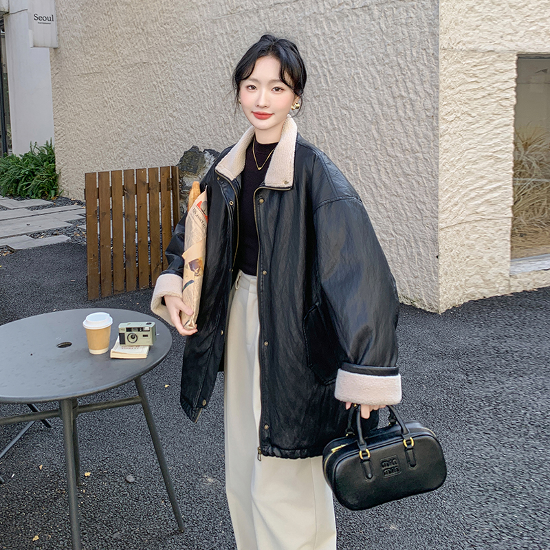 新款 皮衣拼接羊羔毛羽绒服9932-P265-K388图片