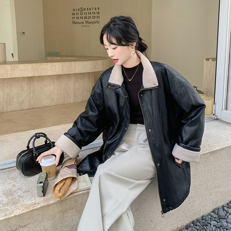 新款 皮衣拼接羊羔毛羽绒服9932-P265-K388图片