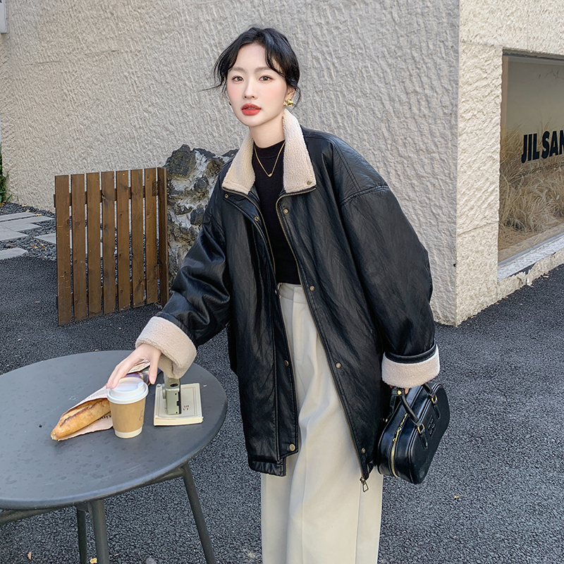 新款 皮衣拼接羊羔毛羽绒服9932-P265-K388图片