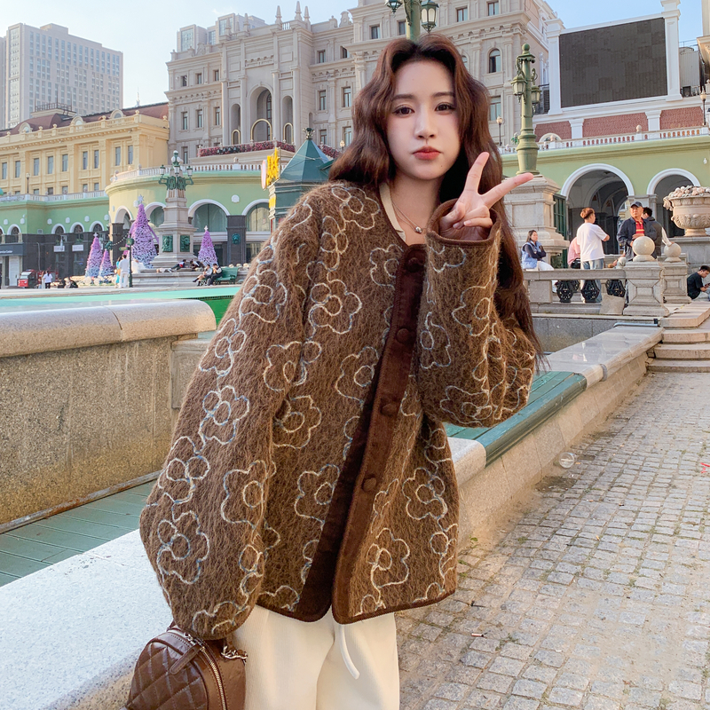 灯芯绒拼接碎花毛呢外套女秋冬2025新款巨好看流行爆款小个子大衣图片