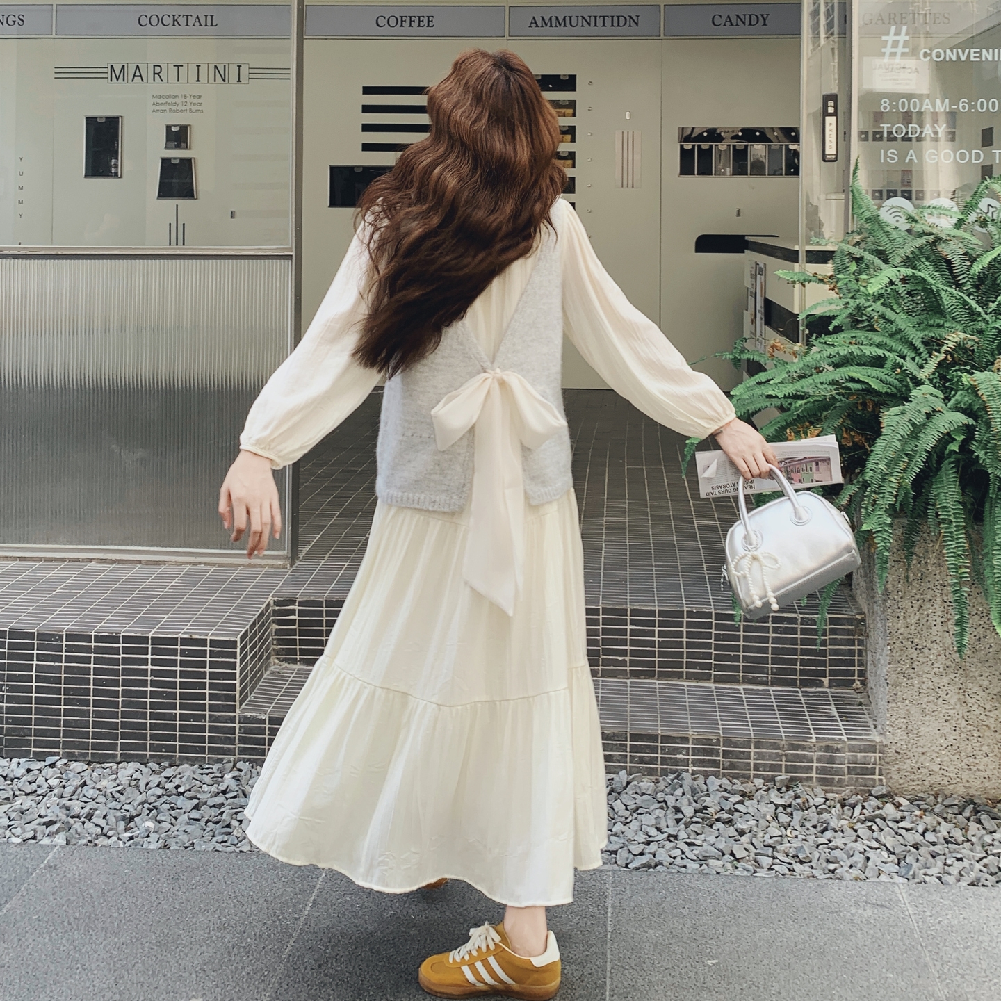 首上 2C028   9001   P155   K238 马甲针织 两件套图片