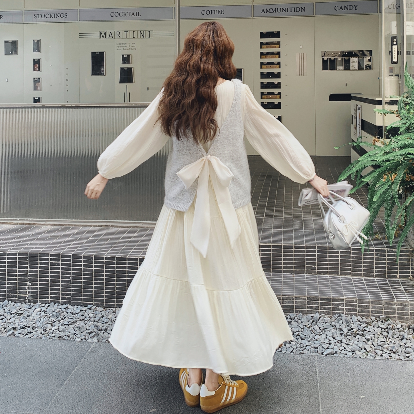 首上 2C028   9001   P155   K238 马甲针织 两件套图片
