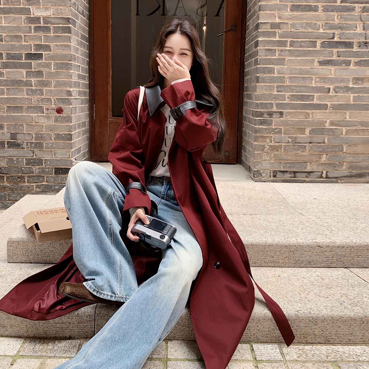复古PU皮翻领酒红色长款风衣外套女春秋2025新款巨好看高级感大衣,女装风衣,2C028