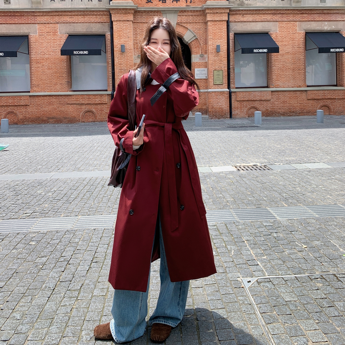 复古PU皮翻领酒红色长款风衣外套女春秋2025新款巨好看高级感大衣,女装风衣,2C028
