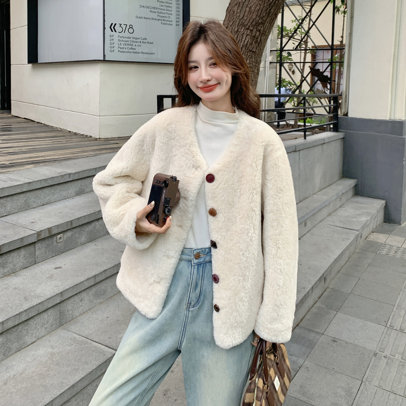 简约韩系羊羔毛外套女皮毛一体2025秋冬时尚羊羔绒彩扣上衣,女装短外套,2C229