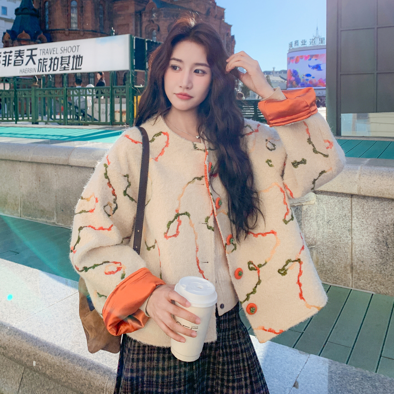 25初冬新品皮毛一体印花工艺特色包扣6526-P155-K248,女装短外套,2C317