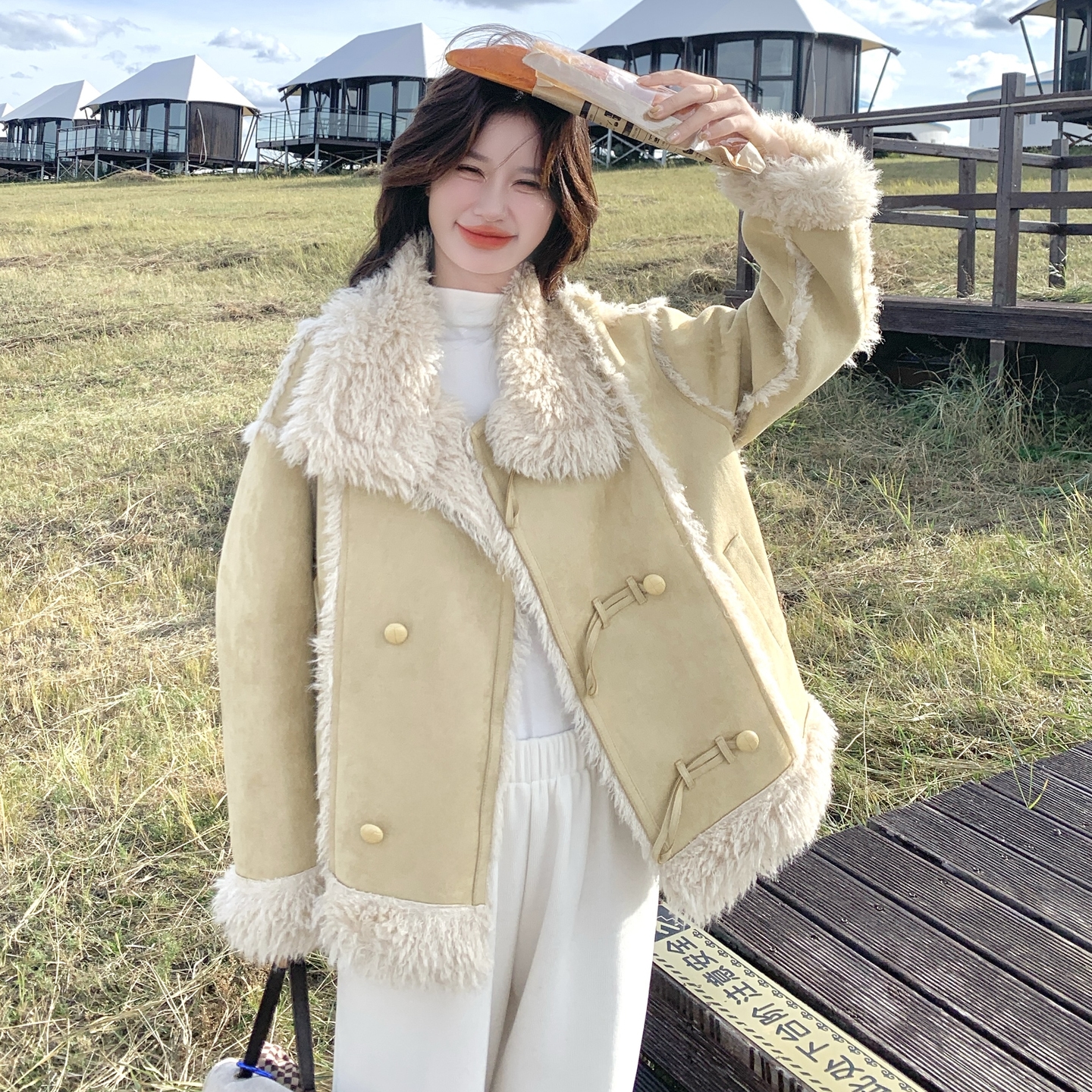皮衣一体羊羔毛黄色外套女冬季2025新款小个子加厚棉服爆款高级感图片