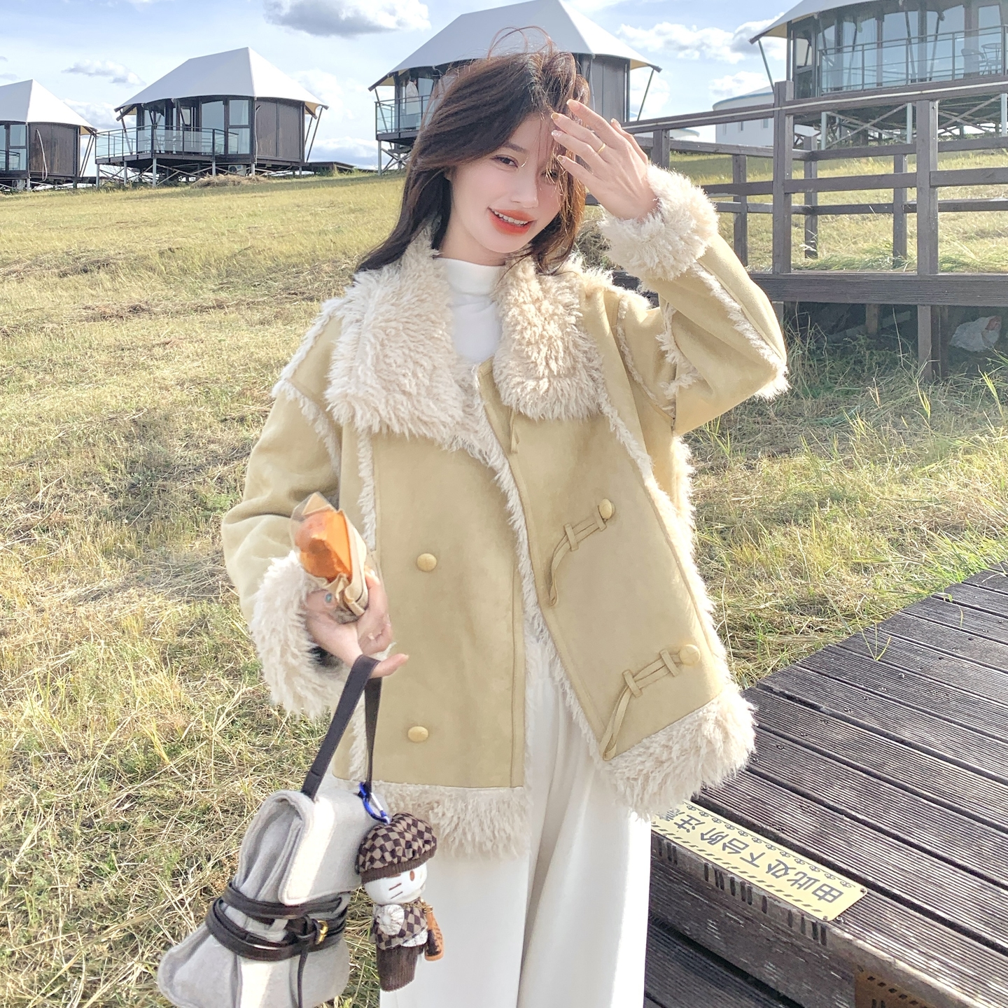 皮衣一体羊羔毛黄色外套女冬季2025新款小个子加厚棉服爆款高级感图片