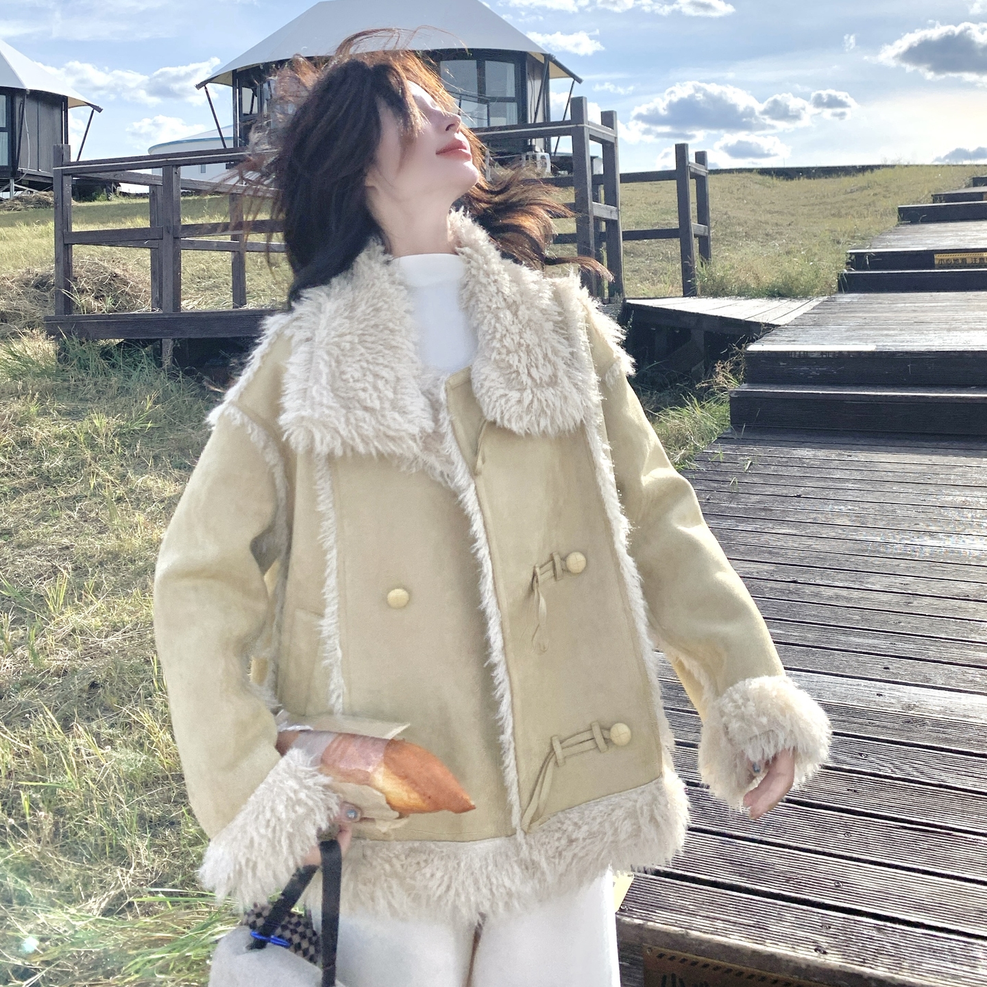 皮衣一体羊羔毛黄色外套女冬季2025新款小个子加厚棉服爆款高级感图片