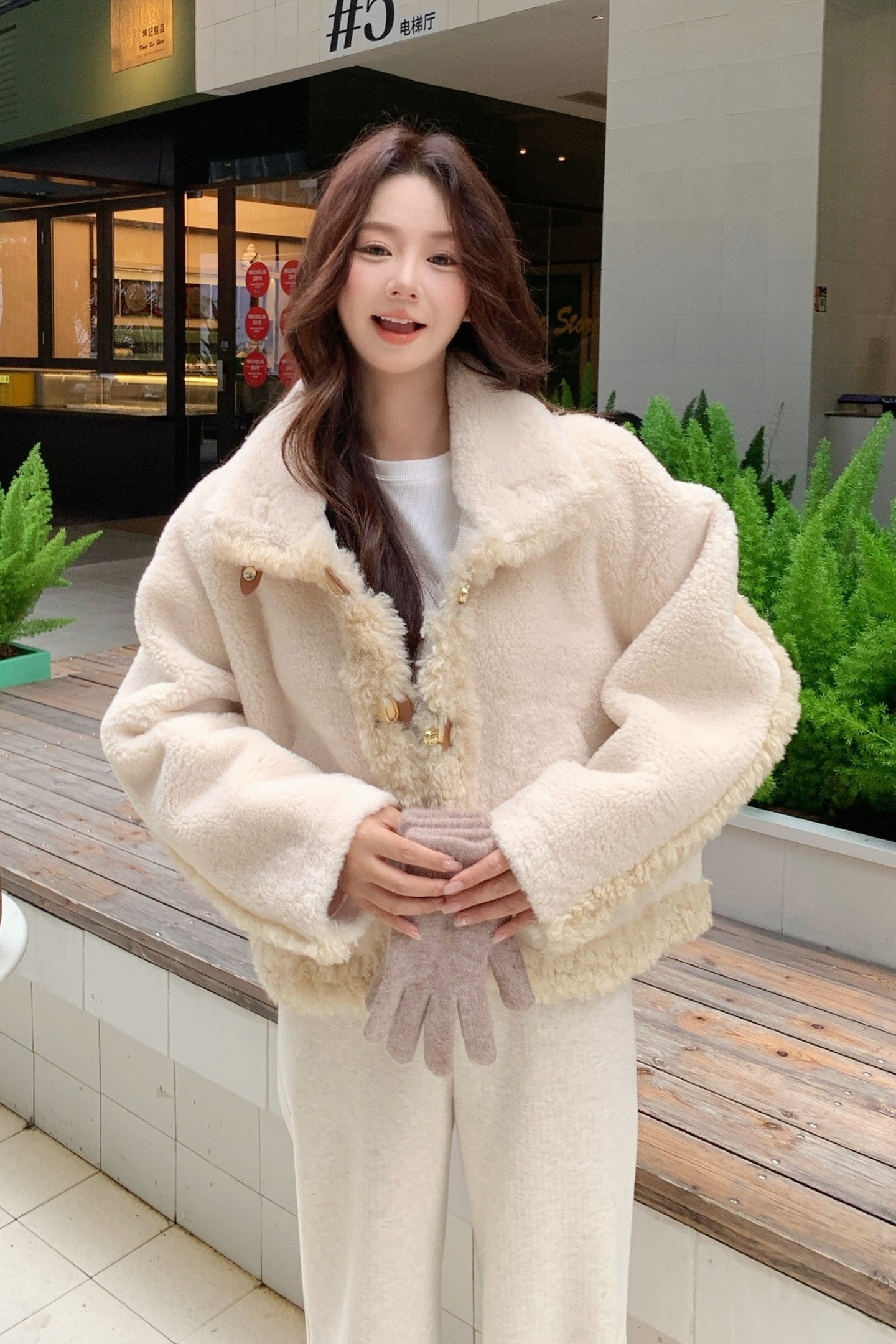 小香风皮毛一体羊羔毛外套女冬季2025新款小个子洋气减龄短款棉服图片
