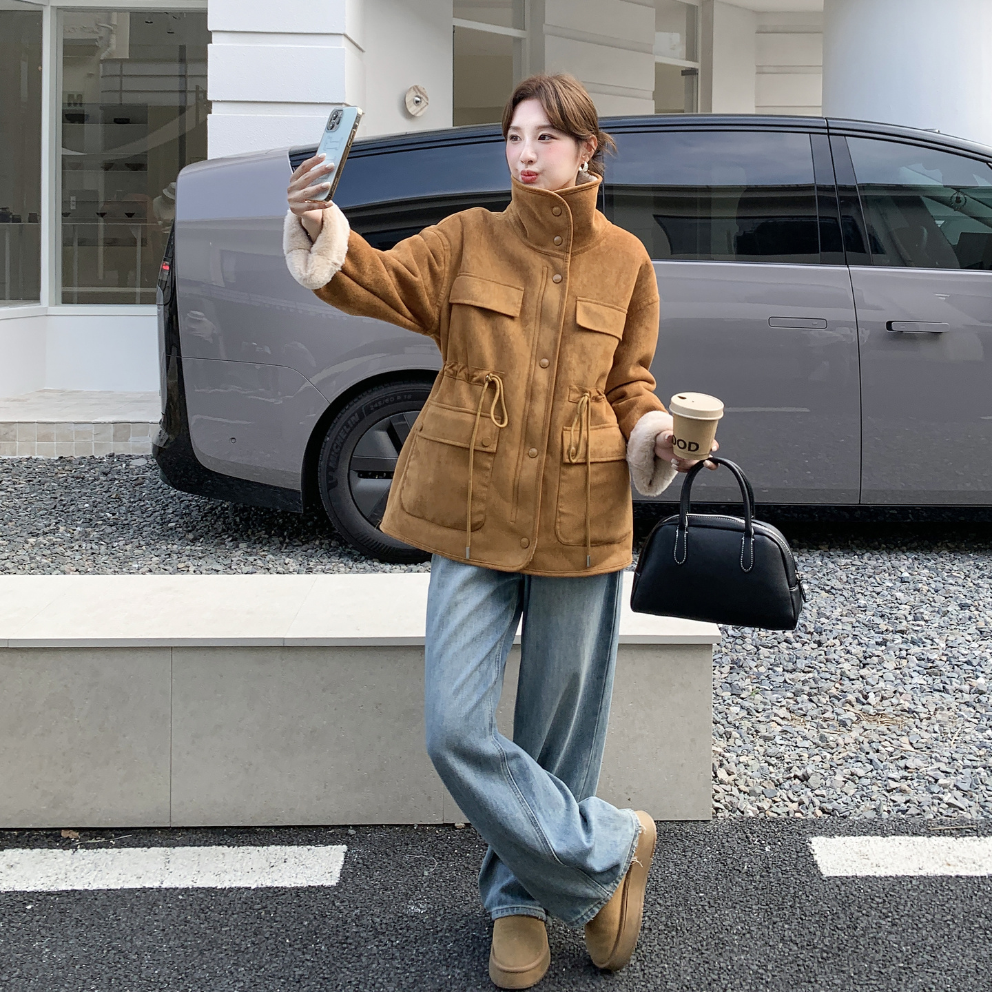 慵懒通勤风保暖皮毛一体外套女2025冬季复古气质感时髦淡人外套潮图片