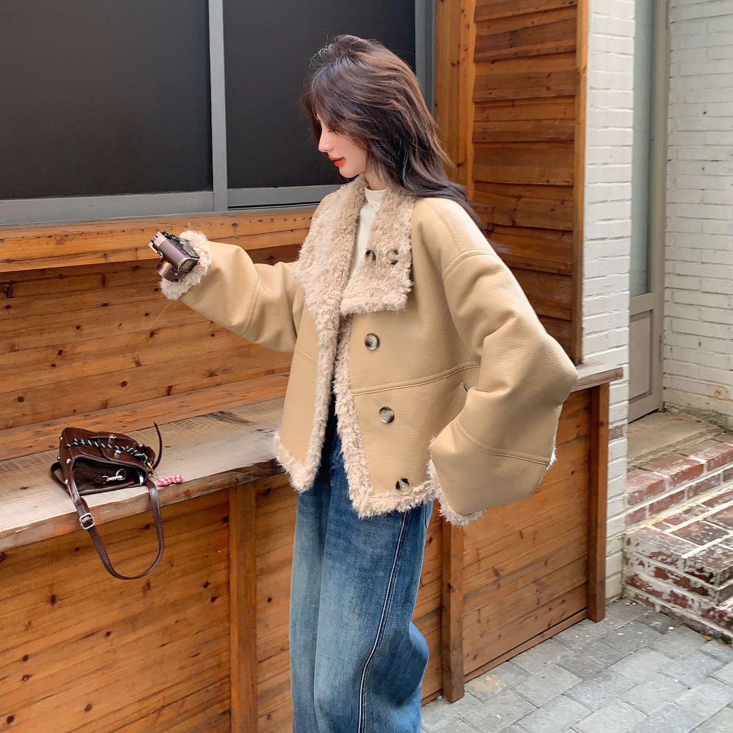 卡其色皮毛一体双面穿羊羔毛外套女冬季爆款高级感独特超好看棉服,女装短外套,2C261