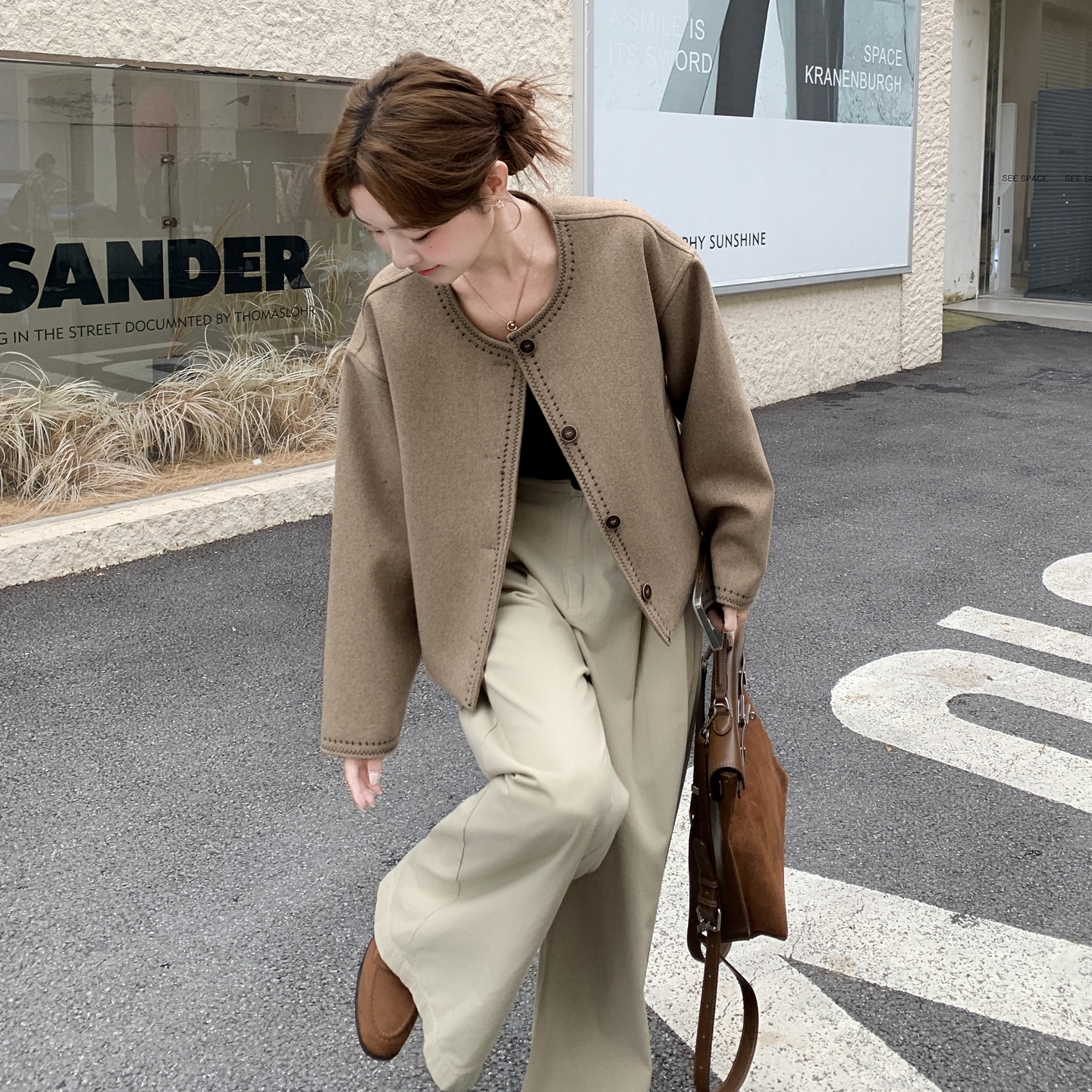 燕麦色小香风圆领毛呢外套女2025秋冬新款法式温柔风简约百搭上衣图片