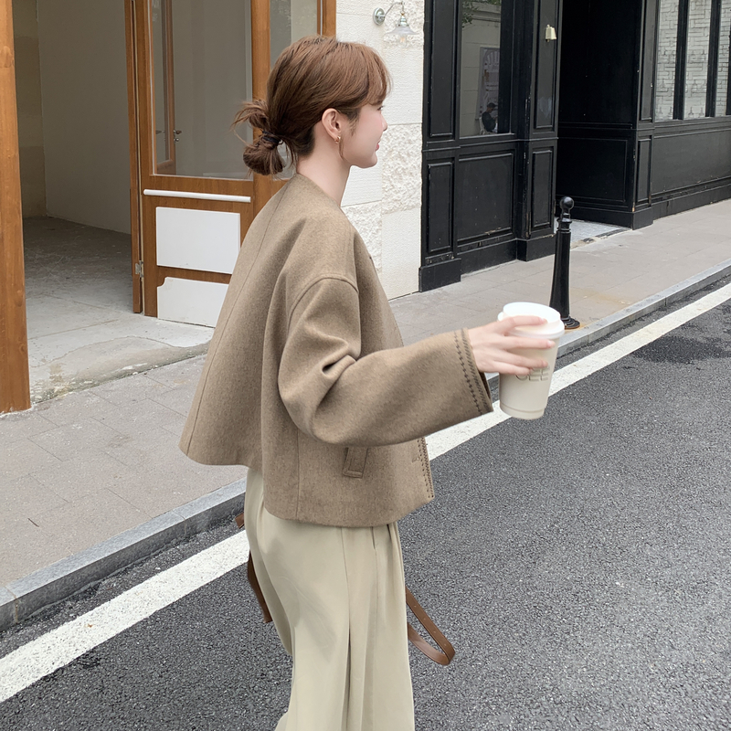 燕麦色小香风圆领毛呢外套女2025秋冬新款法式温柔风简约百搭上衣图片