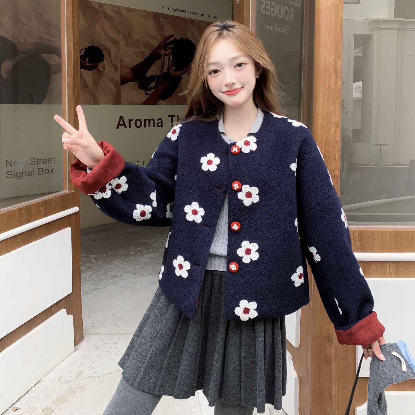 刺绣碎花藏青色毛呢外套女秋冬2025新款小个子独特漂亮巨好看上衣,女装短外套,2C295