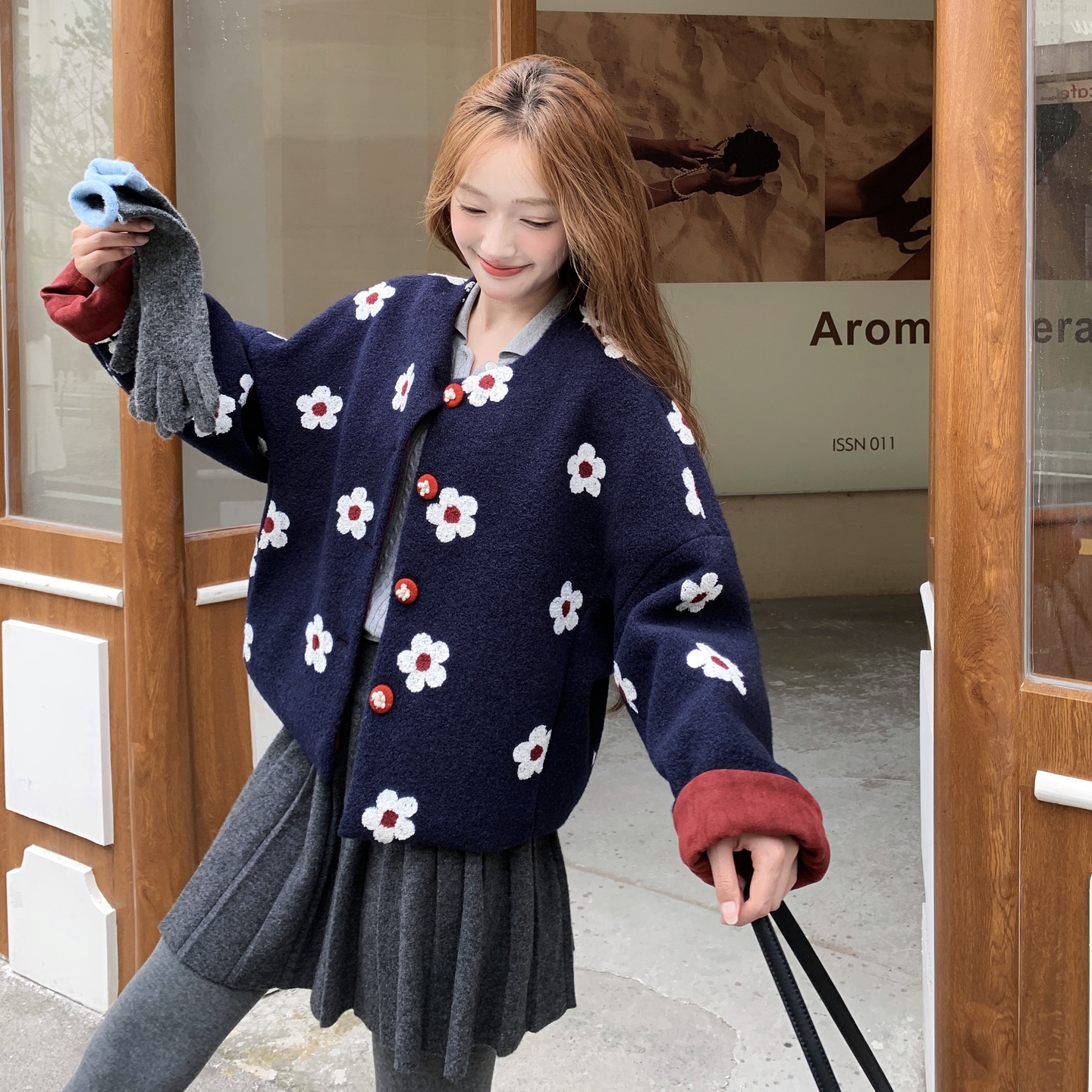 刺绣碎花藏青色毛呢外套女秋冬2025新款小个子独特漂亮巨好看上衣,女装短外套,2C295